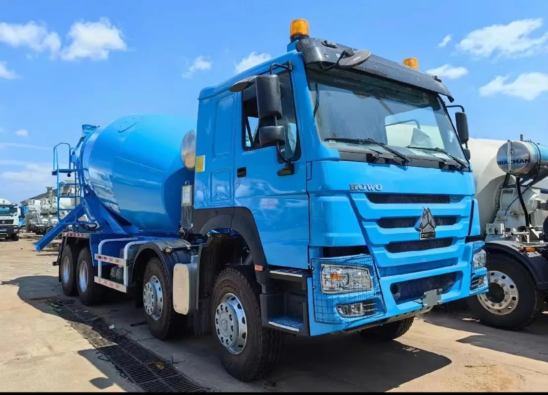 8x4 Cement Mixer Truck In Left Hand Drive Loading Concrete Mixer Truck