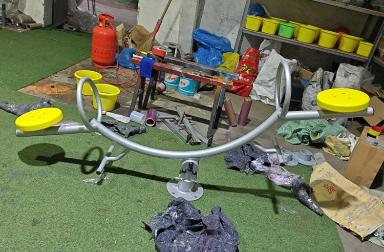 Wholesale Children's Garden Toys Outdoor Seesaw 1.8 Meters Long Plastic-metal Seesaw Outdoor Sports Fitness Play Equipment