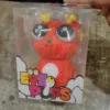 Confezione regalo rossa con design a forma di drago vivace
