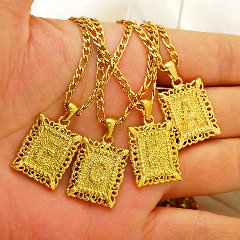 18K金メッキステンレス鋼初期ペンダントネックレスレーススタイル