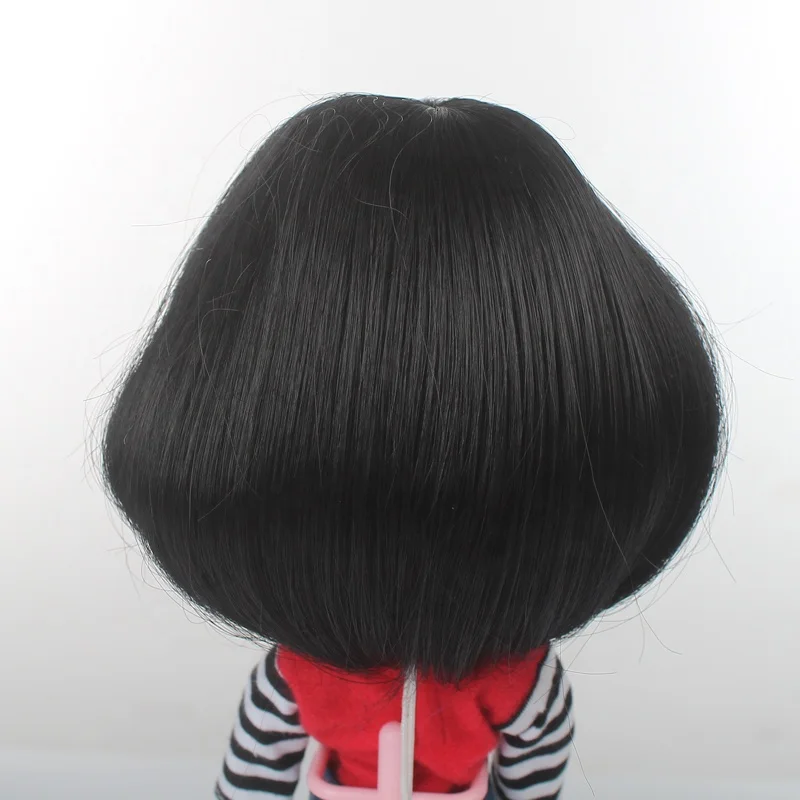 
Синтетическая кукла Blythe черного цвета с короткими волосами для оптовой продажи 