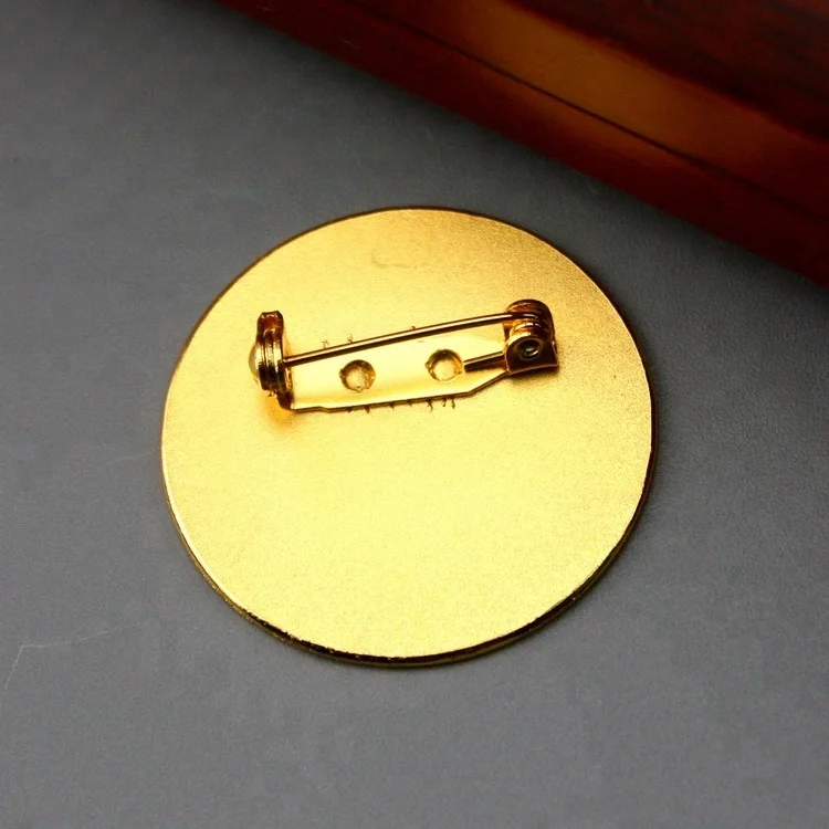 Акция подарок юбилей фирмы логотип позолота памятная монета