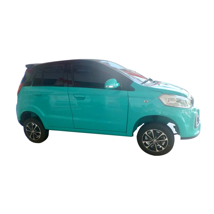 
Подержанный автомобиль с правым рулем и солнечной батареей 