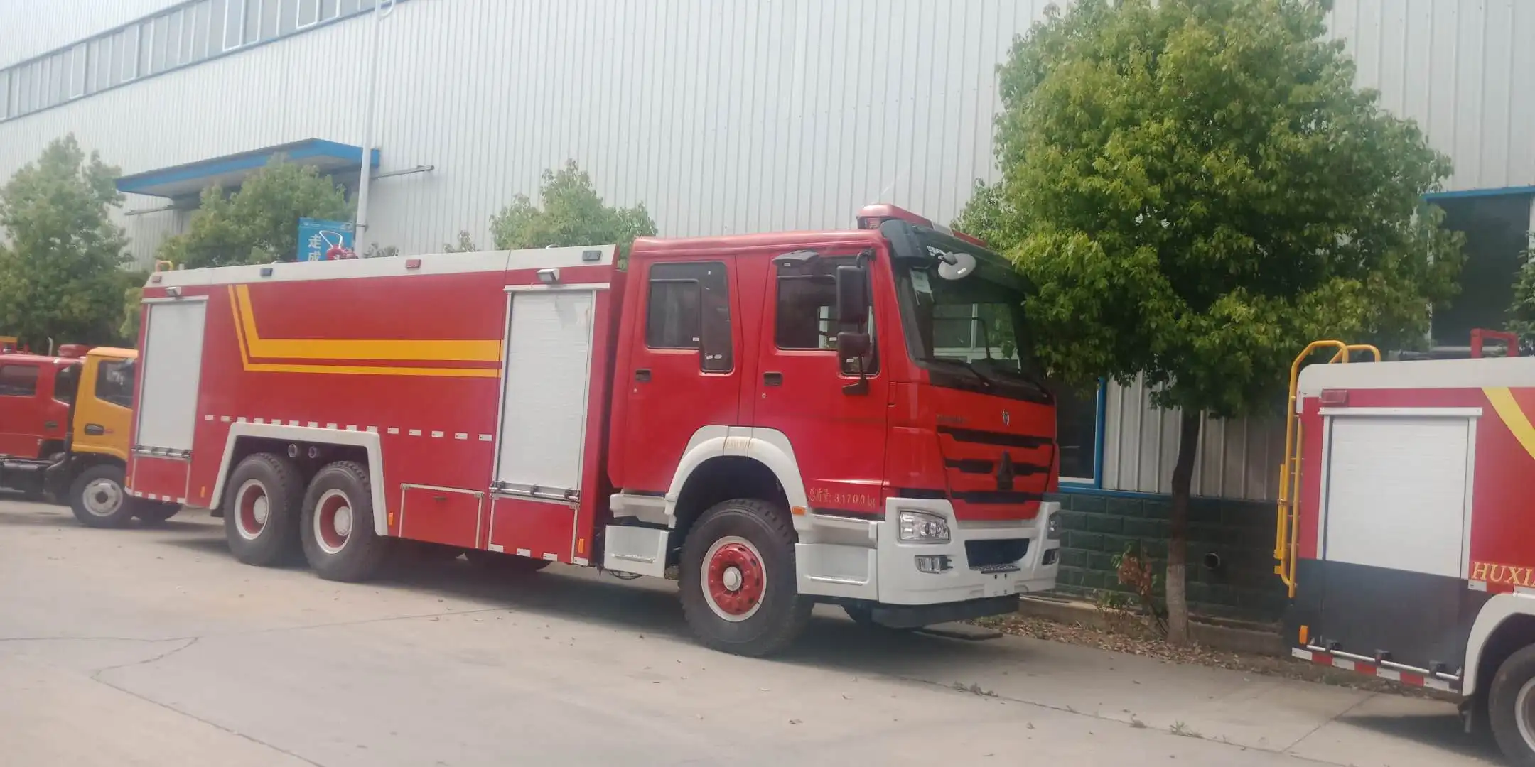 Хорошее качество Sinotruk howo 6x4 10000L-15000L тяжелый спасательный резервуар для воды, пожарная машина для продажи
