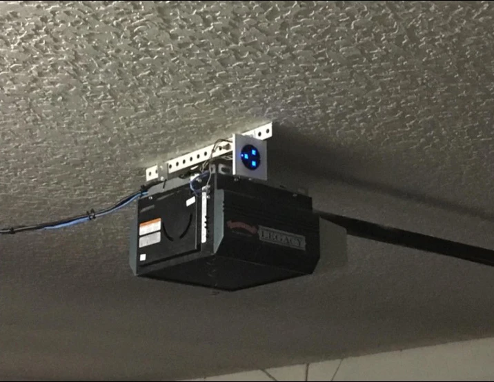 310MHz and 433MHz Frequency Fixed Code Remote Control for Garage Door