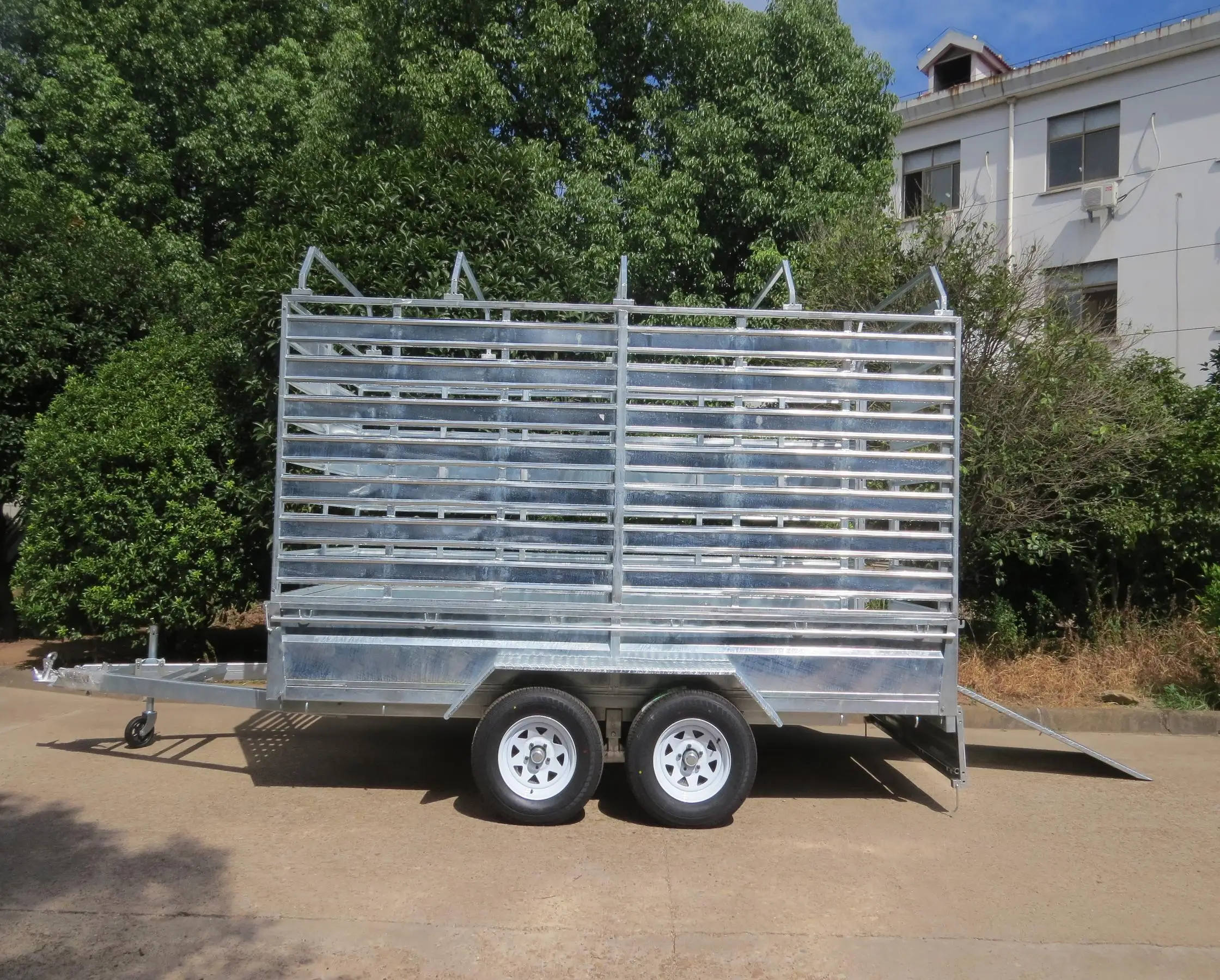 Heavy Duty Animal Cattle Trailer With Loading Ramp - Buy Cattle Trailer,Cow  Trailer,Cage Trailer Product on 