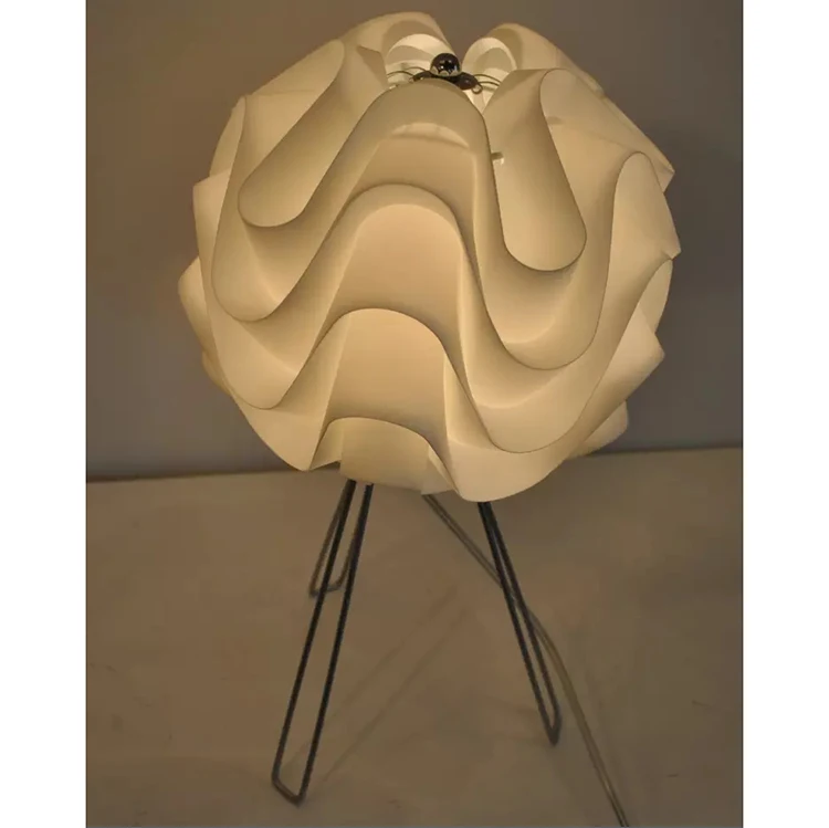 Factory Price Colorful PP Polypropylene Material Flower Style Lampshade and Table Lamp