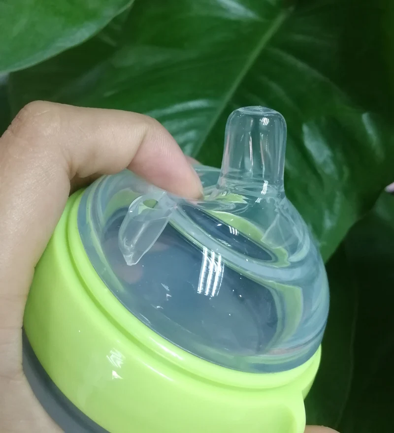 BPA Free Wide Neck Soft Baby Bottles Silicone Baby Feeding Bottle