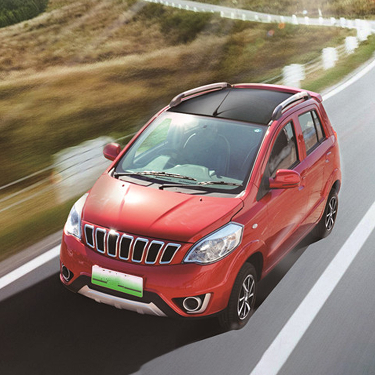 
Подержанный автомобиль с правым рулем и солнечной батареей 