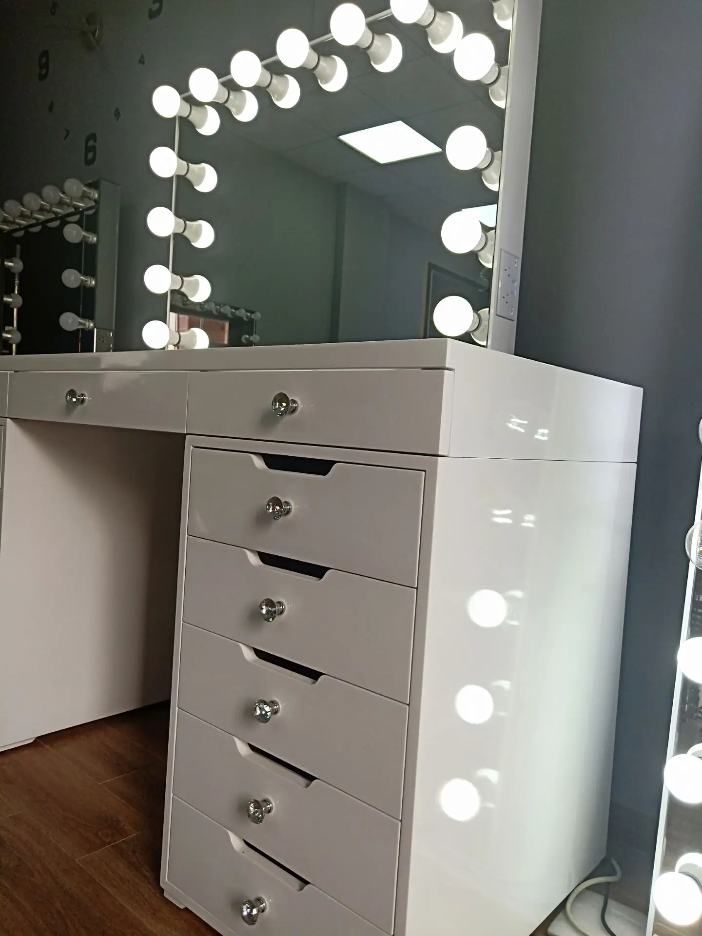 Luna Vanity Station Dressing Table – Vanity Mirror MY