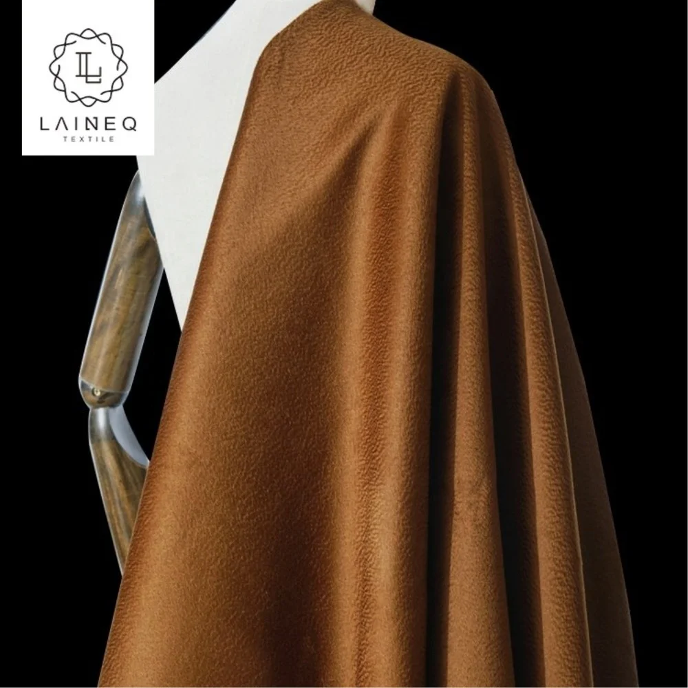 
 Двусторонняя 100% шерстяная ткань карамельного цвета С ВОЛНИСТЫМ ЭФФЕКТОМ  