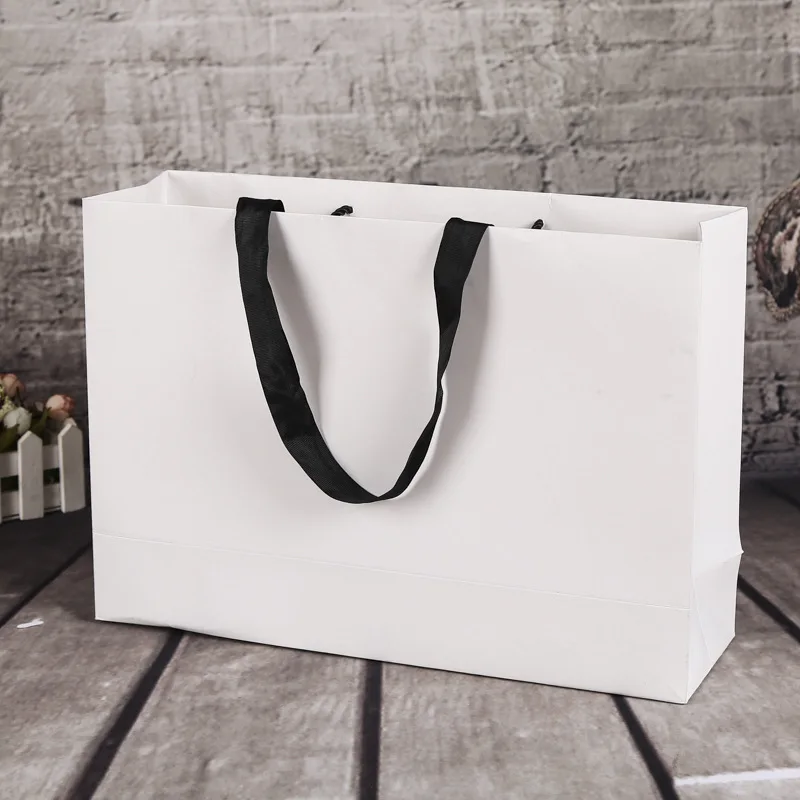 Luxury Black Paper Shopping Bags With Handles (PB02)
