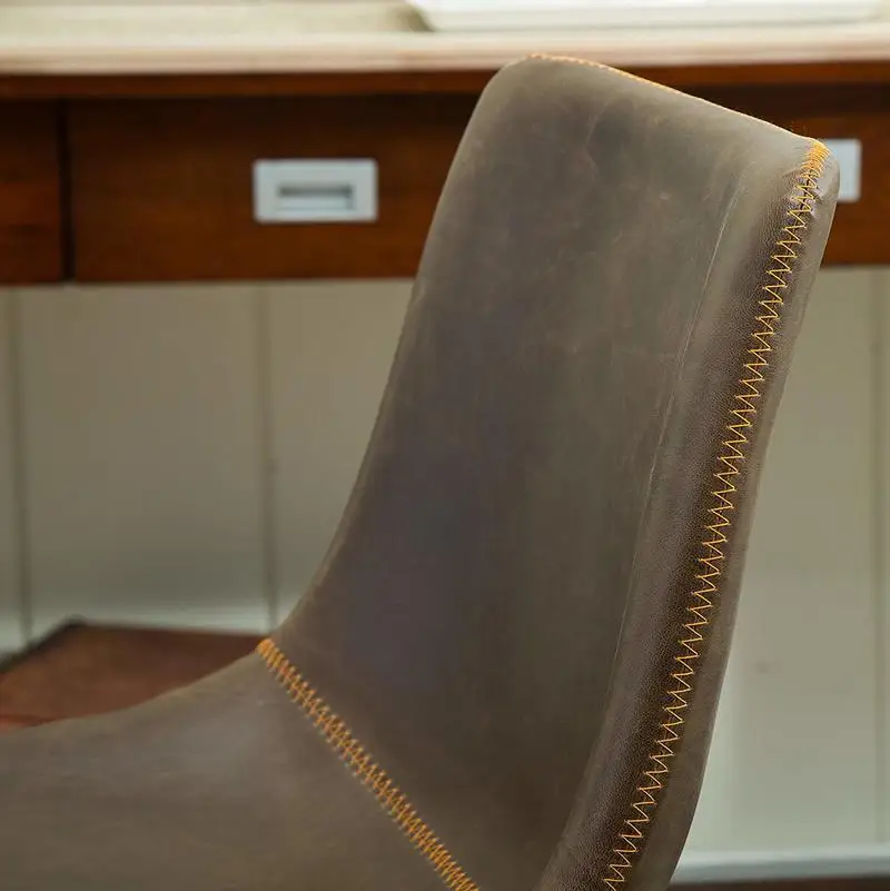 
 Современный обеденный стул с качественной обивкой из искусственной кожи и стальной поддержкой  