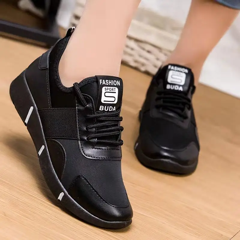 Wholesale Custom Brand Ladies Black and White Men Sneaker Women Running Air  Cushion Men Sport Shoes - China Walking Style Shoe and Casual Shoes price