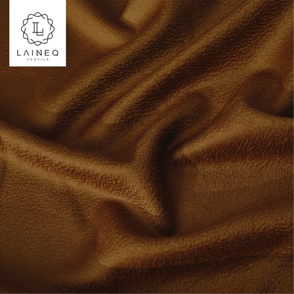 
 Двусторонняя 100% шерстяная ткань карамельного цвета С ВОЛНИСТЫМ ЭФФЕКТОМ  