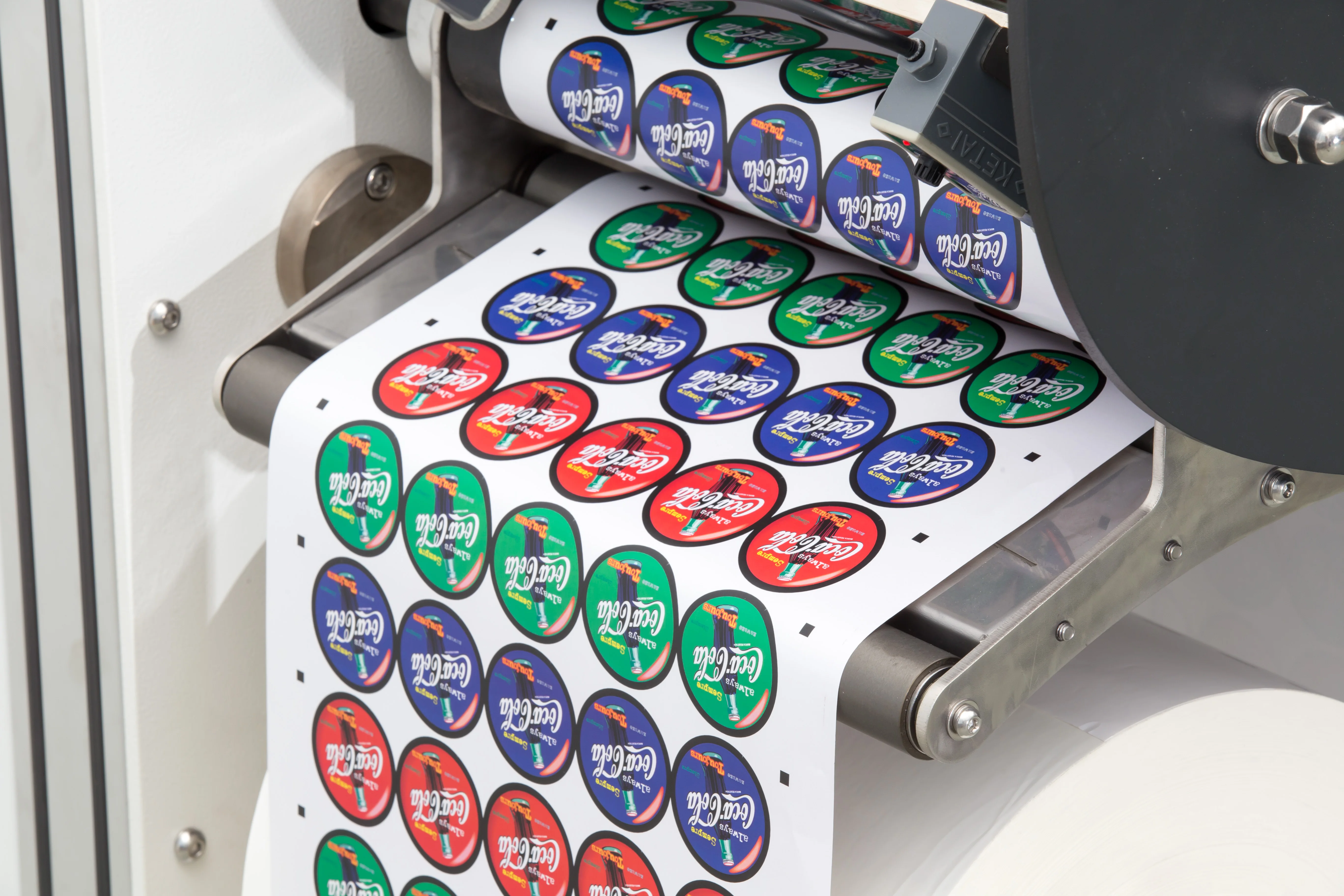Цифровая этикетка. Машинка для печатания наклеек. Станок для печати наклеек. Машинка для печати стикеров. Машинка для печати этикеток.