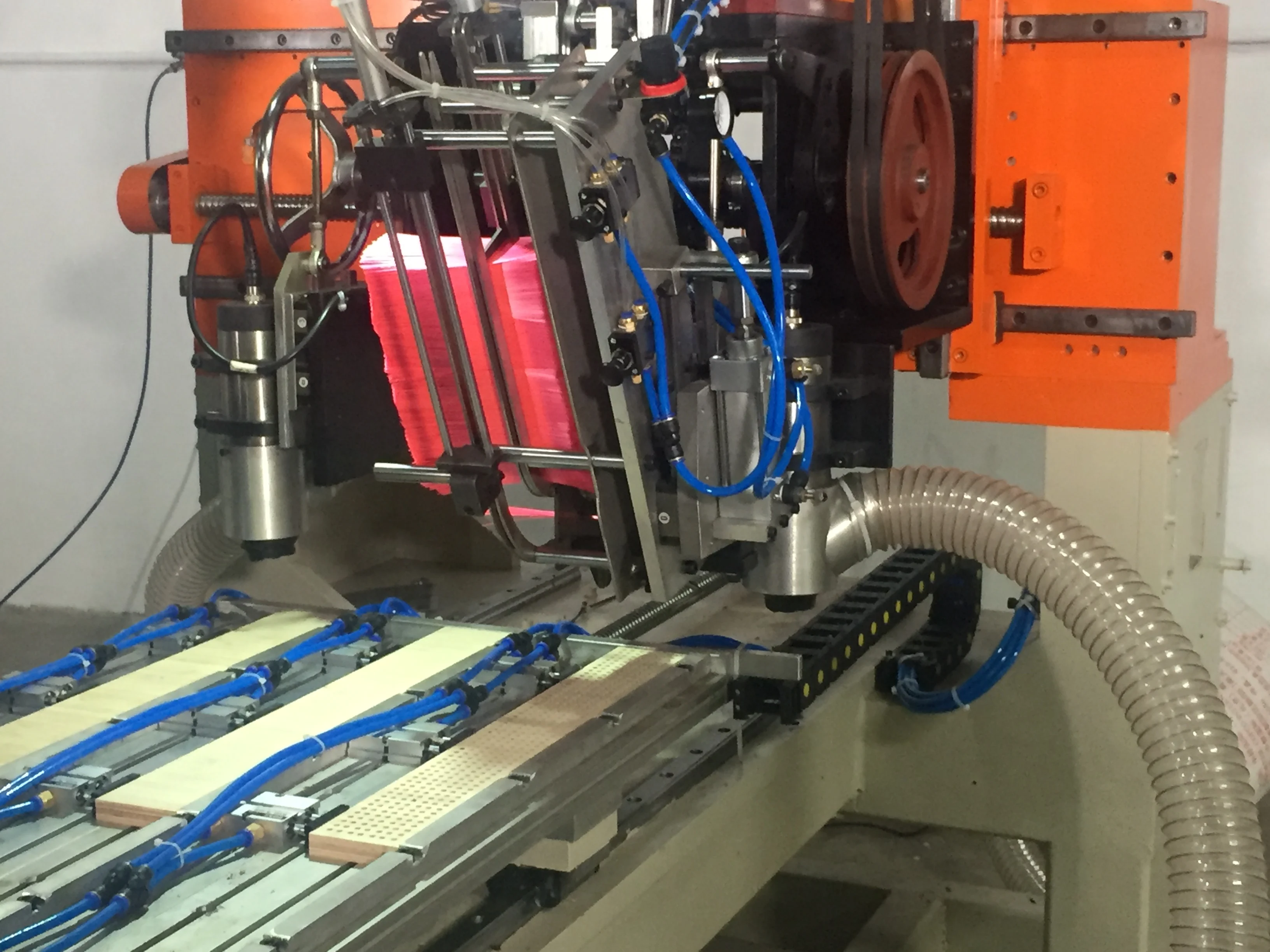 CNC New Condition High Speed 2 Axis 2 Drilling 1 Tufting Wood Brush Making Machine Industrial Brush Flat Brush Making Machine