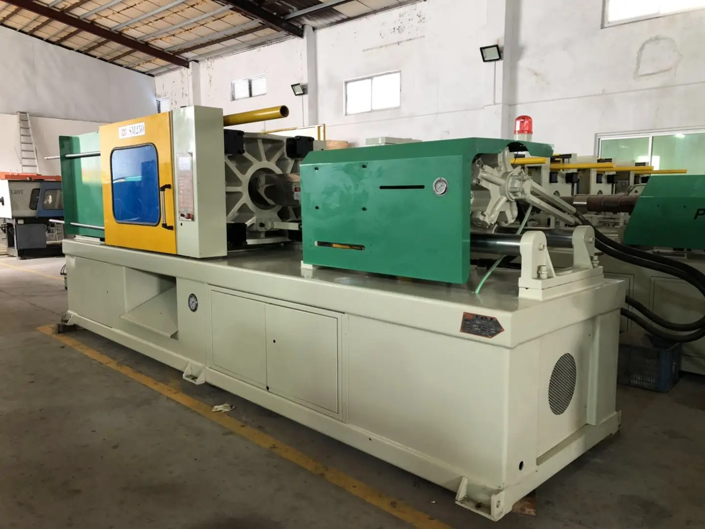 
 50-650 тонн, Тайвань, маленькая пластиковая литьевая машина для литья под давлением, цена  