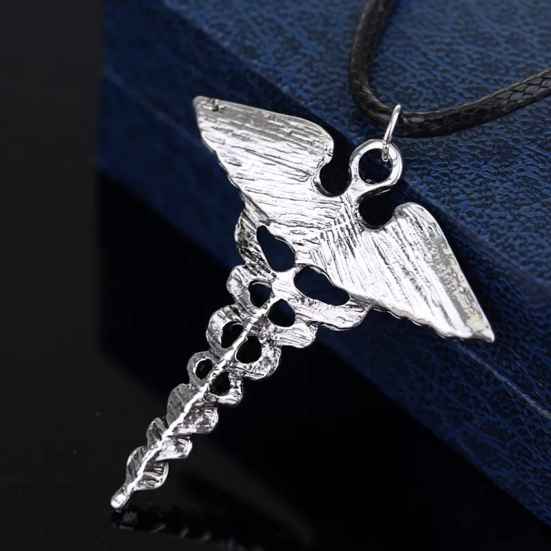 アクセサリー 925 Silver Winged Sword Pendant Necklace Amazon.com: YOSOPRETTY Sword Crown Necklace 925 Sterling