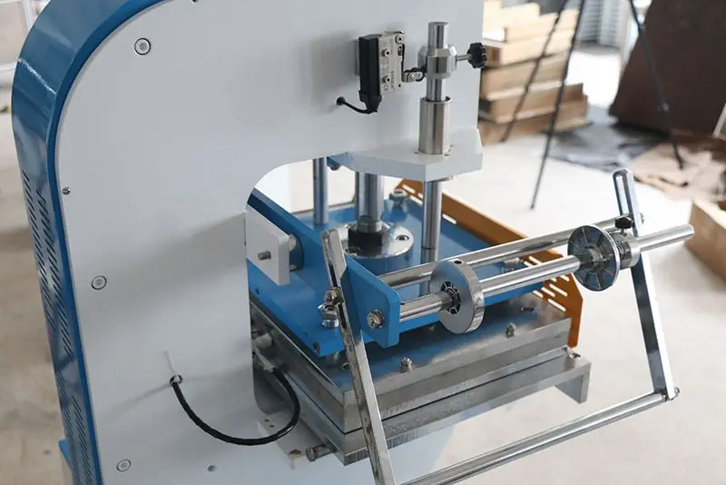 Popular Hot Foil Stamping Machine for Diploma Certificate Book Cover