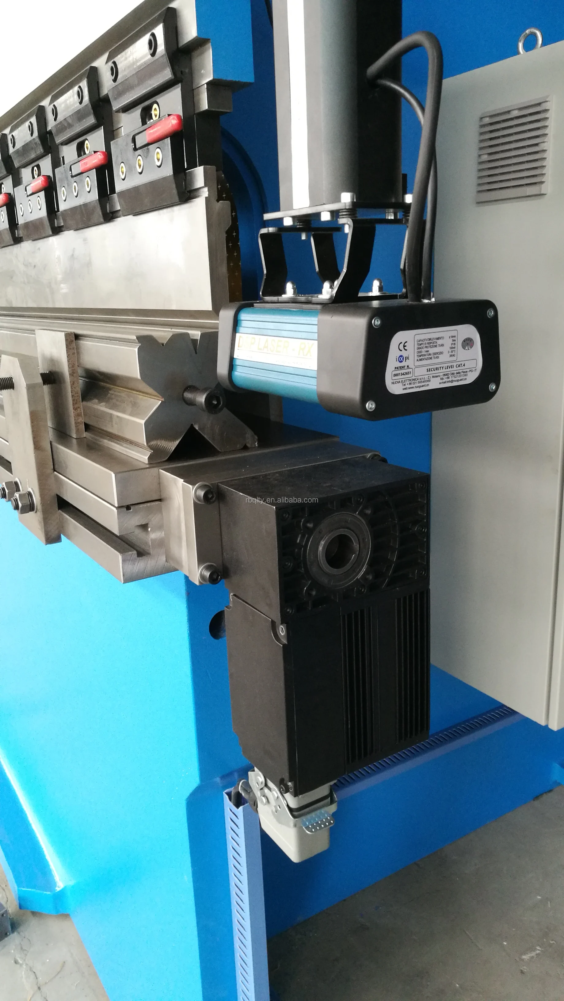 DELEM DA66T 4 + 1 5 + 1 + 8 + 1 Ось электро-гидравлический серводвигателей c ЧПУ Типа cnc листогибочный пресс с ЧПУ гибочный инструмент