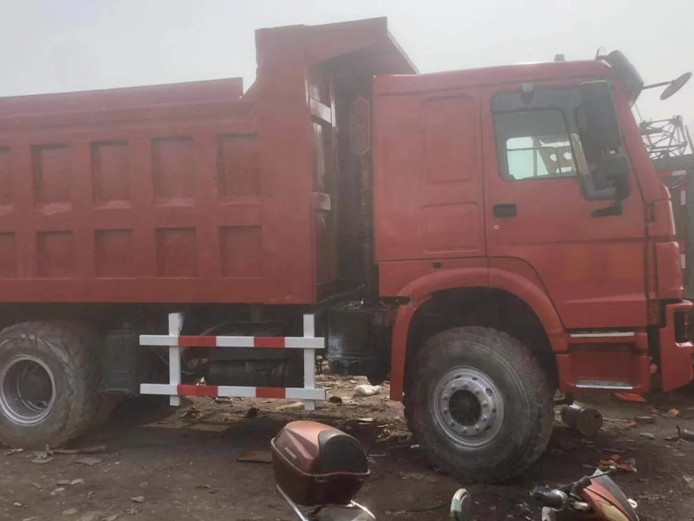 Подержанный Грузовик sinotruk howo на