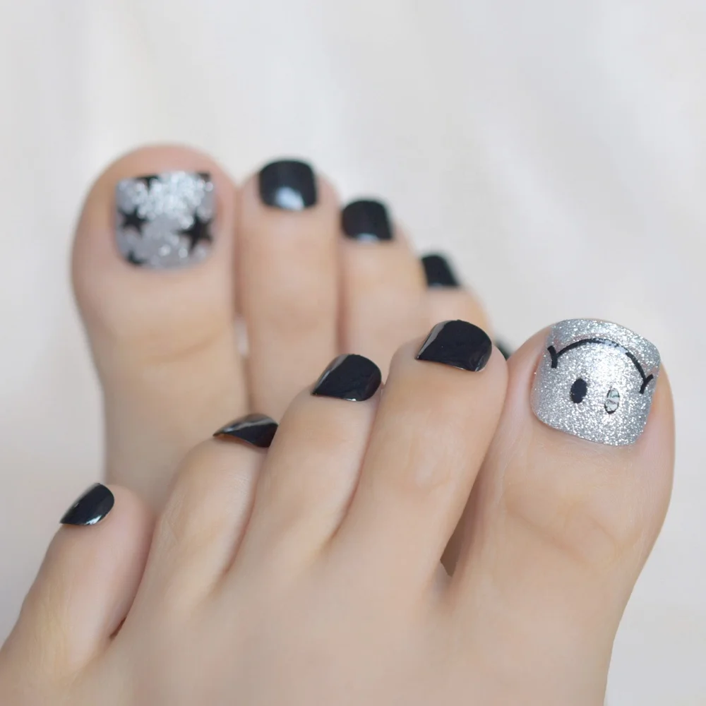 Black & White Toenail Art Design ♥ Monochrome Pedicure | Toe nail art, Toe  nail designs, Toenail art designs