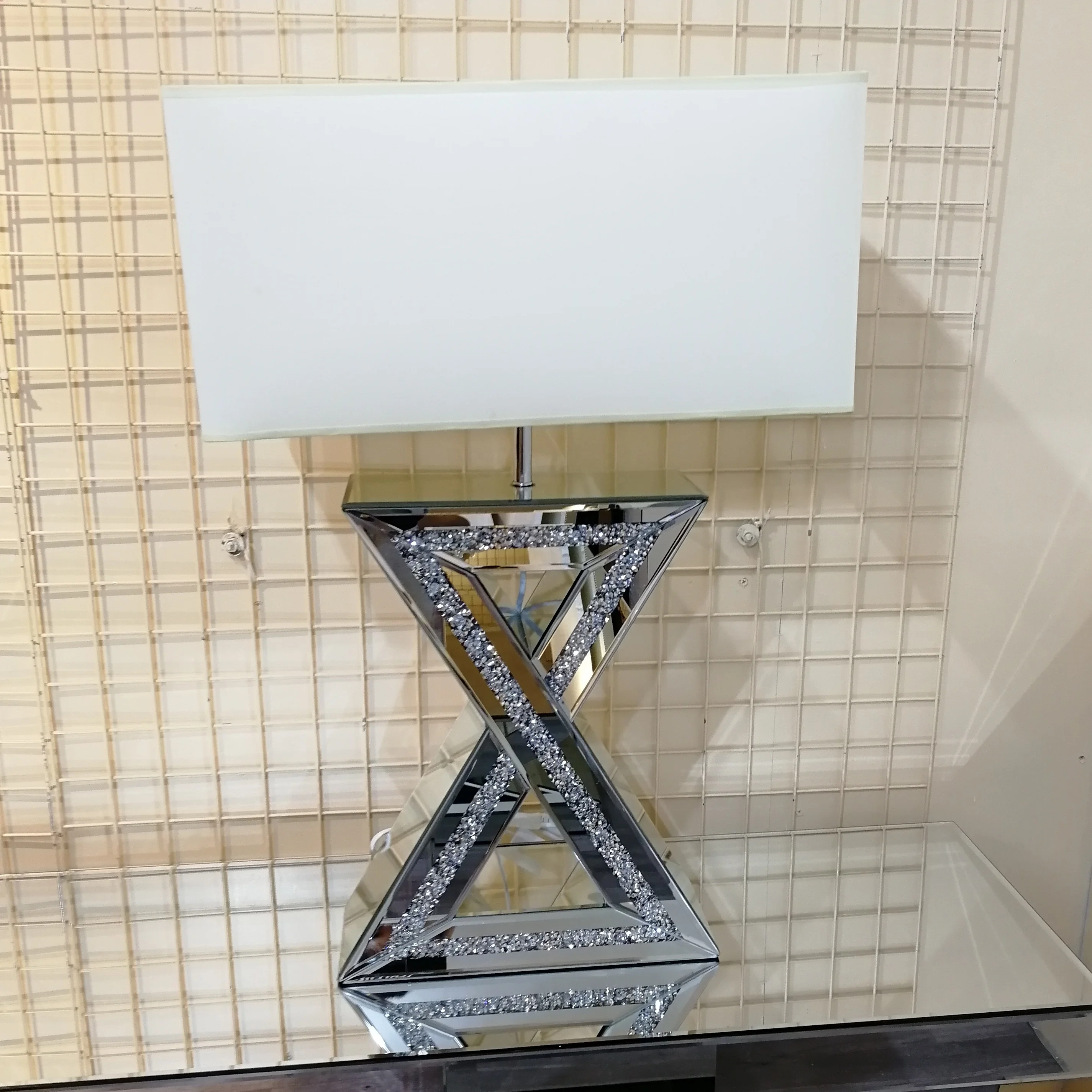 
 С блестящими стразами; Раздавить с украшением в виде кристаллов плавающий площадь 18 дюймов серебряной угловой оттенок зеркальный торшер  