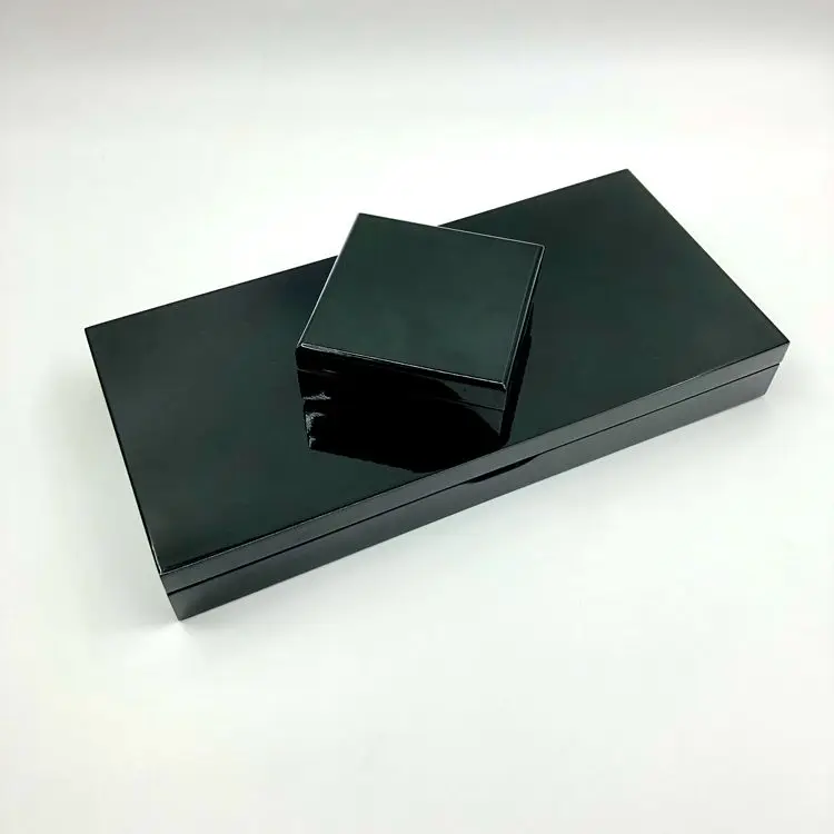 
Деревянная коробка для хранения памятных монет, Расписанная на заказ 