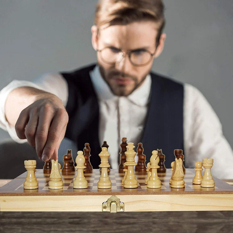 Оптовая продажа популярная Высококачественная античная деревянная Складная Настольная игра 3 в 1 набор шахматных изделий с деревянной