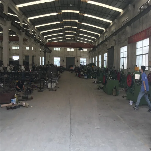 Несколько автоматических болтов и гаек машина для производства винтов от производителя