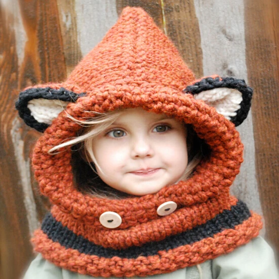 
Детская зимняя шапка с шарфом ручной работы 