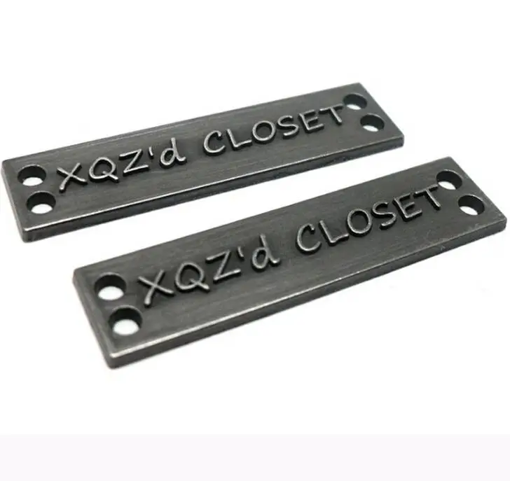 
 Пользовательский брендовый сплав с гравировкой одежды, швейная металлическая этикетка, металлический логотип с тиснением  