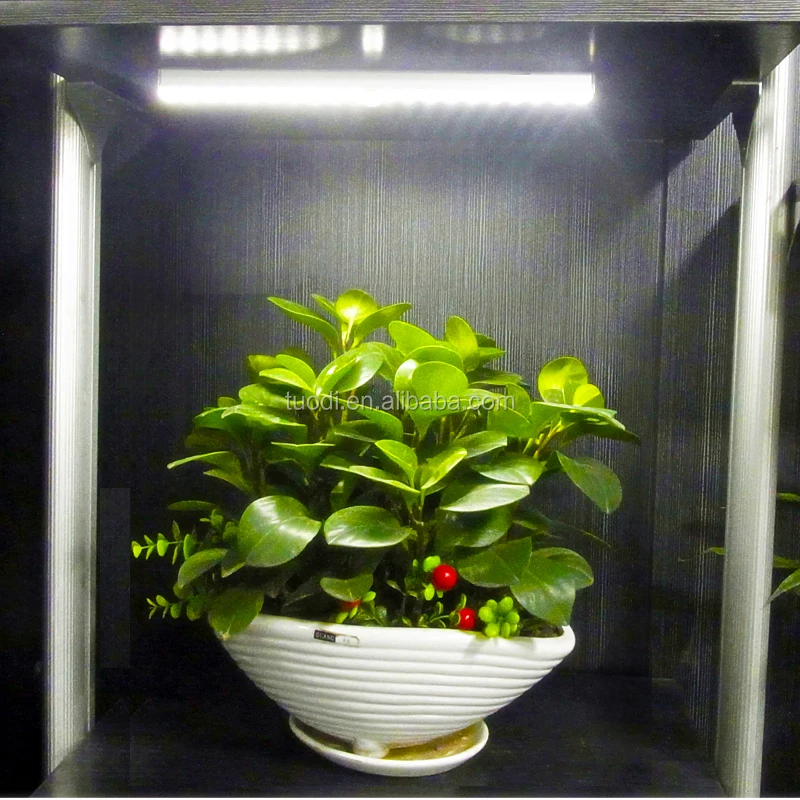 TDL-7116L 20 LED Wireless Motion Sensing Light Bar Closet Cabinet LED Night Light up to 15 Feet (Battery Rechargeable)