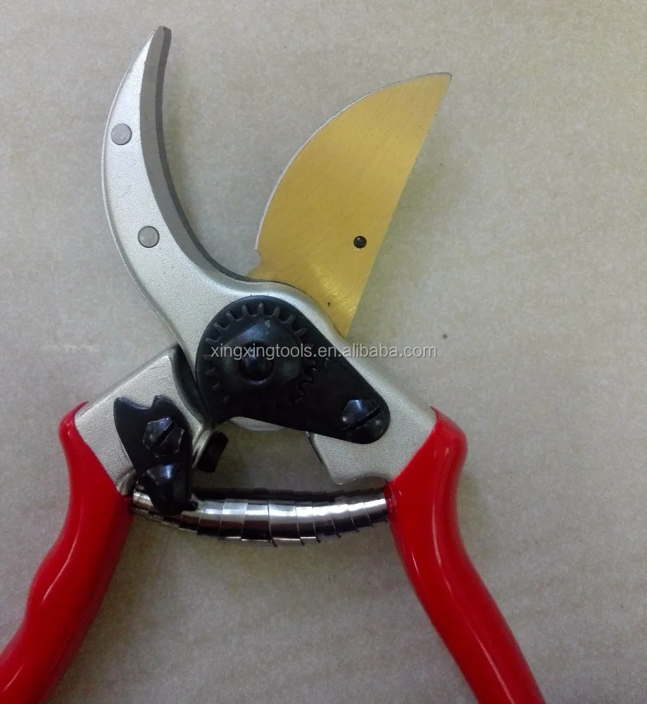 Pruning Shear With Titanium Plated Blade