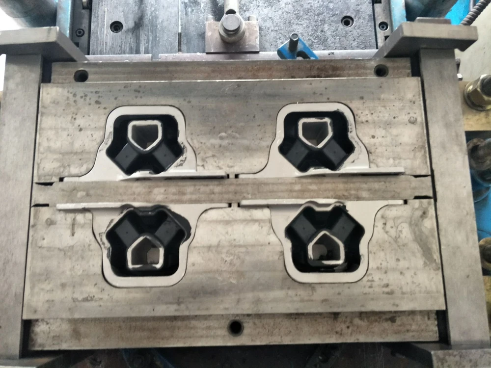 REAR engine mounting for RENAULT KANGOO MEGANE SCENIC 1.6 1.8 1.9DCI7700432031/8200100116/8200148388