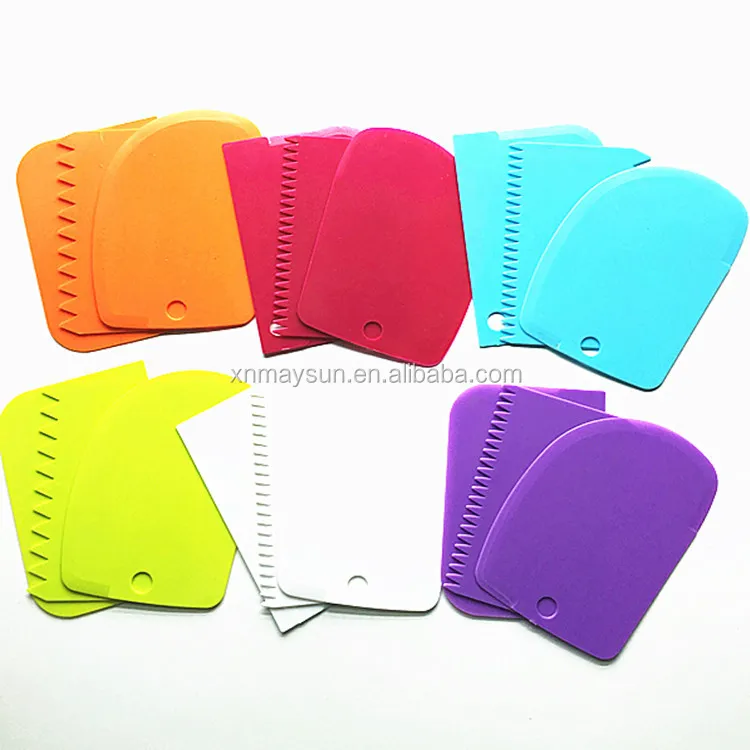 Good and Easy to Use Cake Decoration Tools Plastic Cheese Cake Cutters
