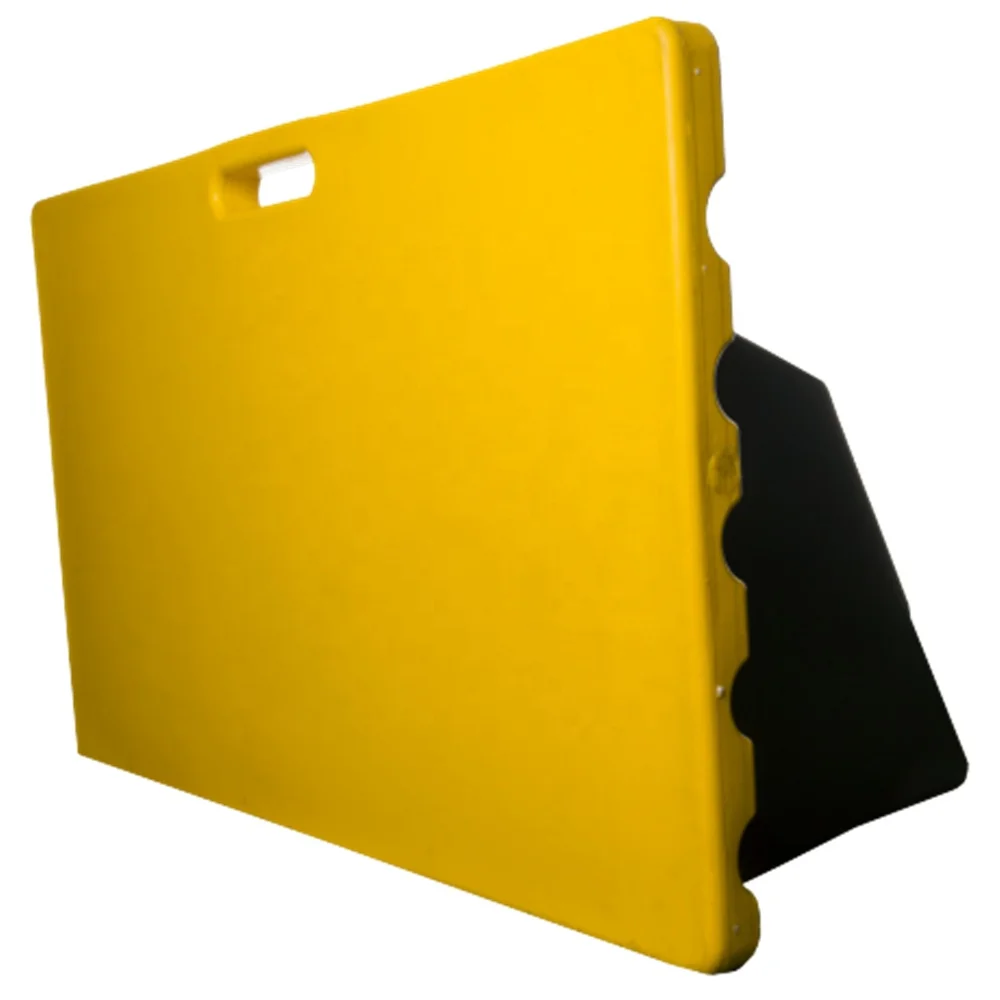 спортивное оборудование – твёрдая пластиковая футбольная доска