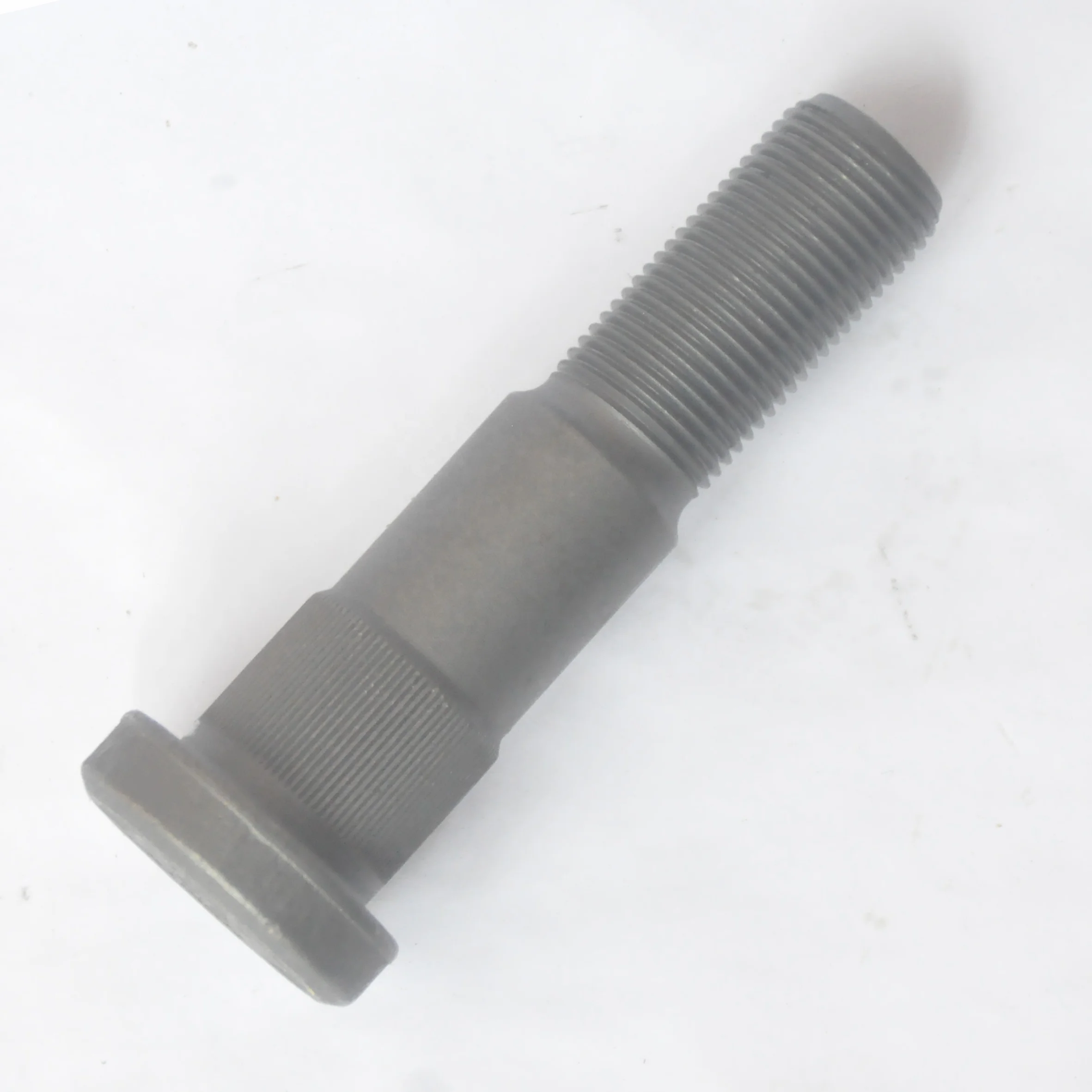 Volvo TRUCK M22 Wheel Hub Bolt OEM 21147687 - GOLDCHINATIMES