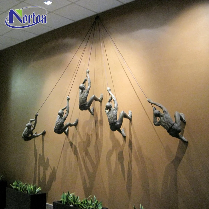 Statuetta Da Parete Scalatore Con Entrambe Le Mani – Colore Bronzo – Decorazione Artistica In Poliresina 22x13x8 Cm - 3