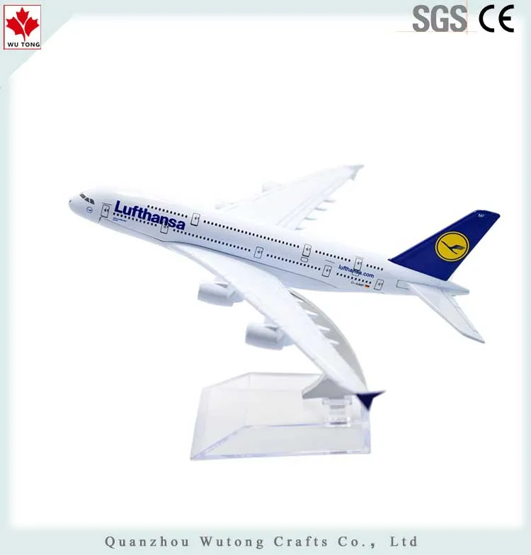 
Игрушечный пластиковый сувенирный подарок модель самолета 