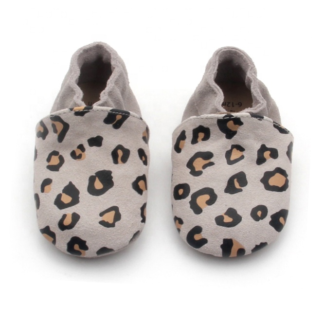 Модные стильные кожаные туфли с леопардовым принтом для девочек и мальчиков