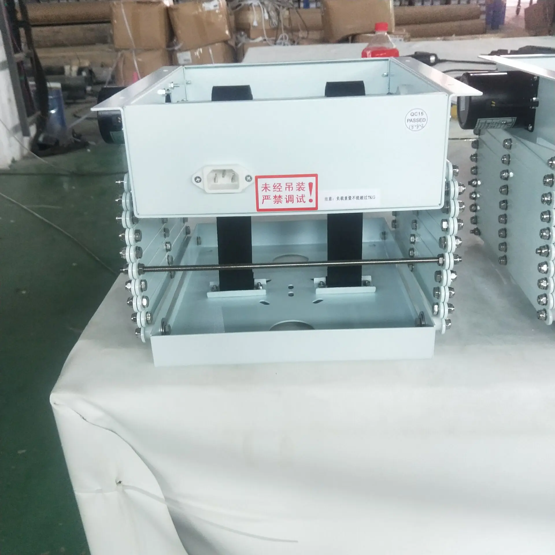 Versatile Electric Motorized Projector Lift 1M Innovative Digital Presentation Equipment Accessories for Easy Installation