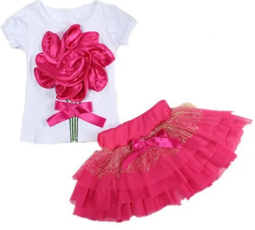 2014 new spring summer 2 pieces T shirts short skirts with red flower outerwear and outdoor