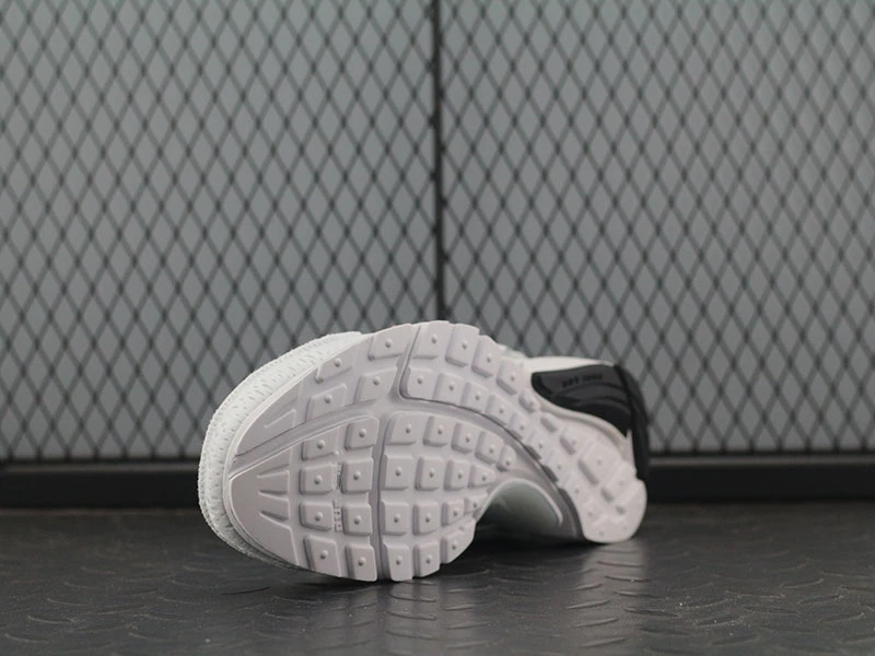 Custom Never off Color Brand Design Running Shoes,  White and Black High Quality Sneakers