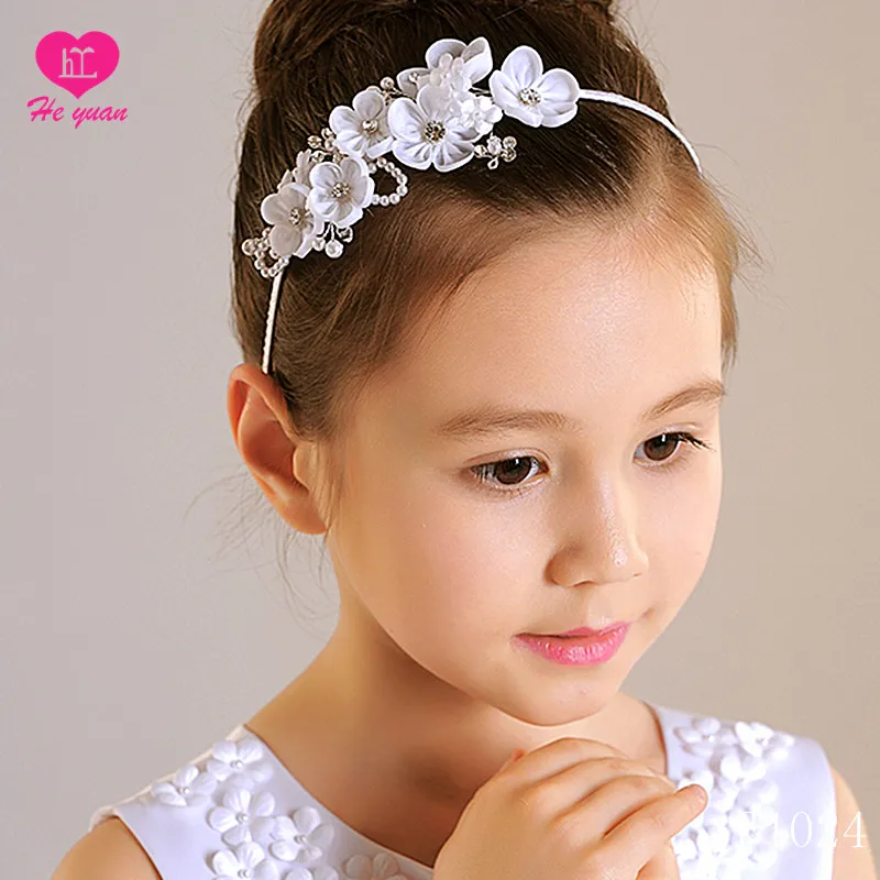 Свадебная повязка на голову из органзы с цветами и жемчугом