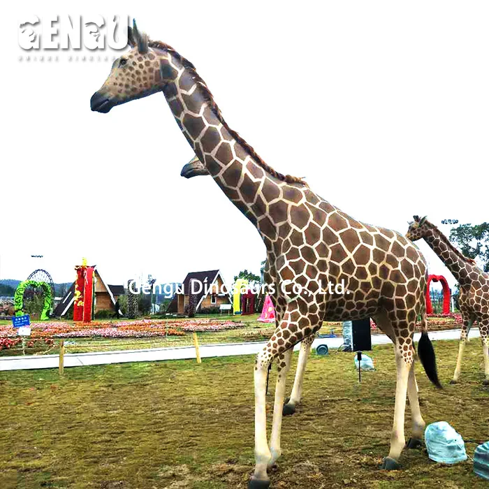 Remote Control Animal Model Life Size Giraffe Statues