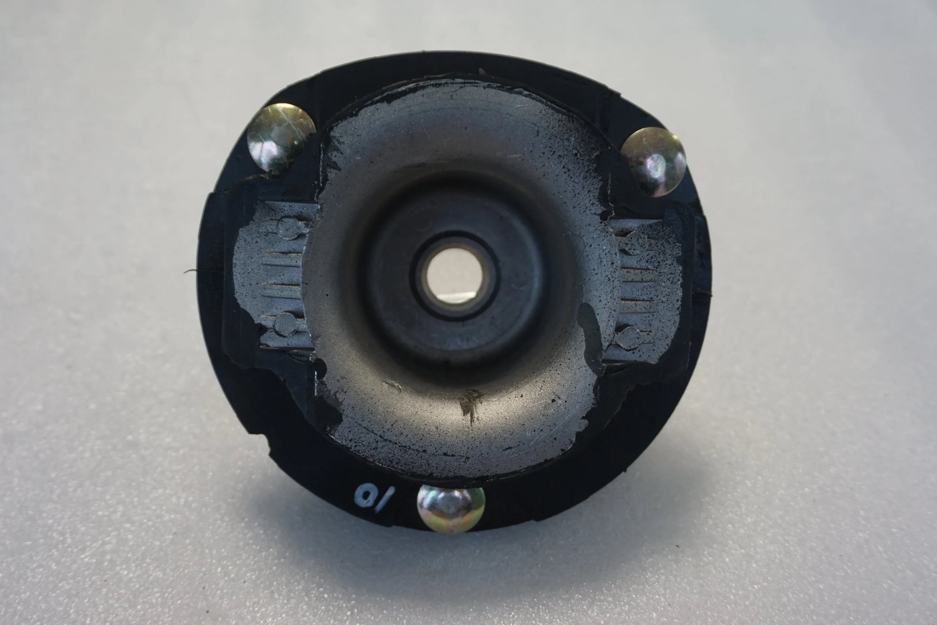 Oem 2013202444 2013200744 1243201444 Shock Absorber Mounting Strut 