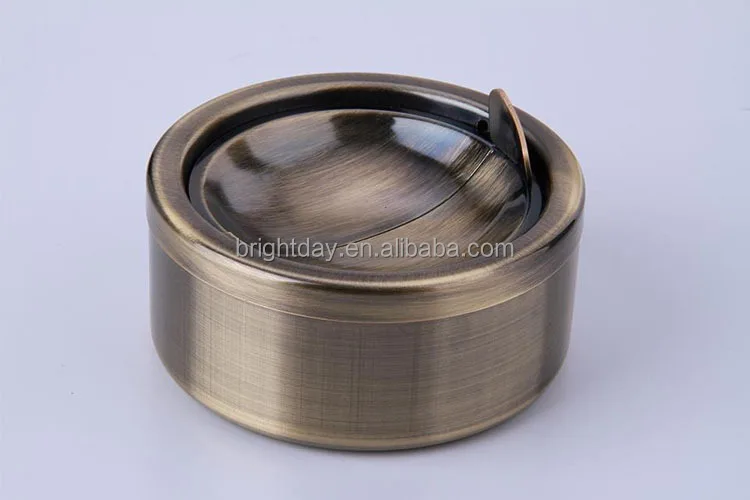 Wholesale Custom Logo Printing Round Portable Cigarette Smoking Ashtrays China Ashtray Factory India Brass Ashtray