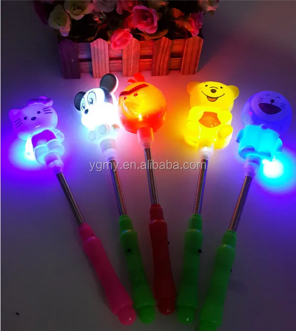 Bâton à Vent Musical Reqeliou Avec Lumières LED Clignotantes - Jouet Rotatif Coloré Pour Enfants | Fêtes Et Cadeaux